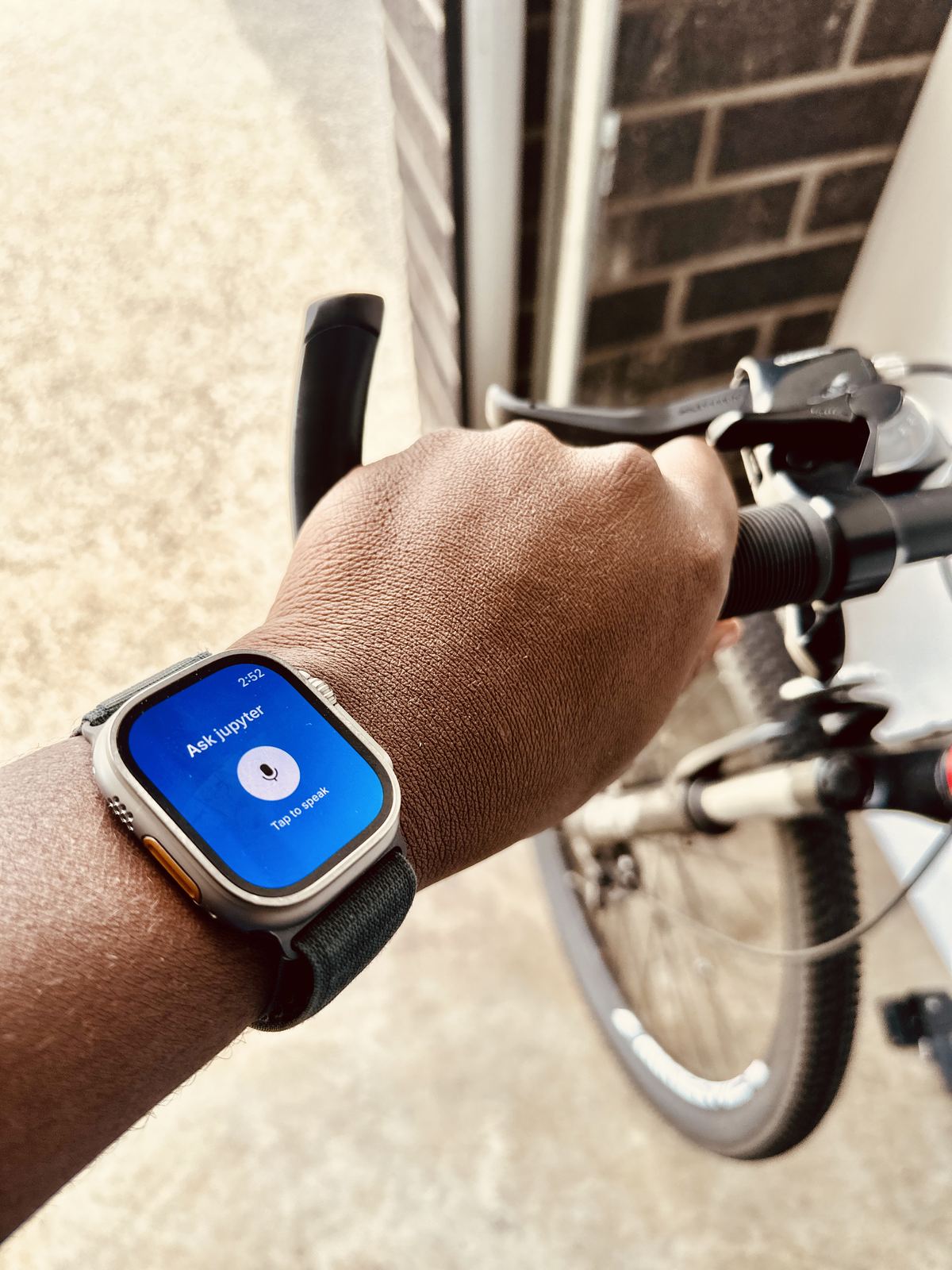 Trigger the alarm from your wrist